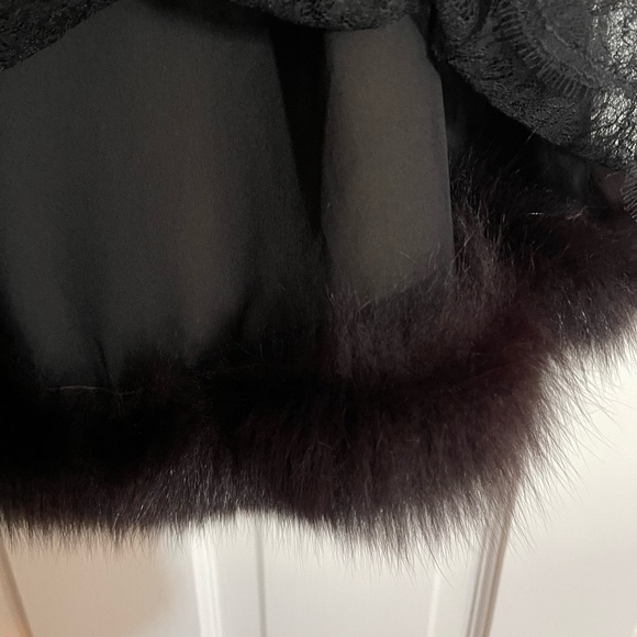 Vintage J Mendel cocktail dress with velvet stripes, lace overlay and fur trim. - Picture 5 of 5